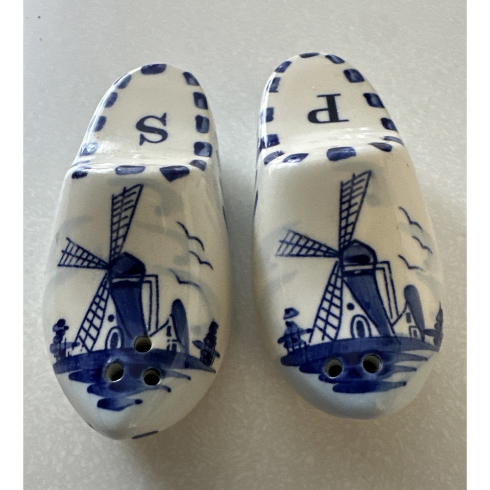 Vintage Delft Blue Holland Klomp Shoes Salt &‎ Pepper Shakers Handpainted GS3D24